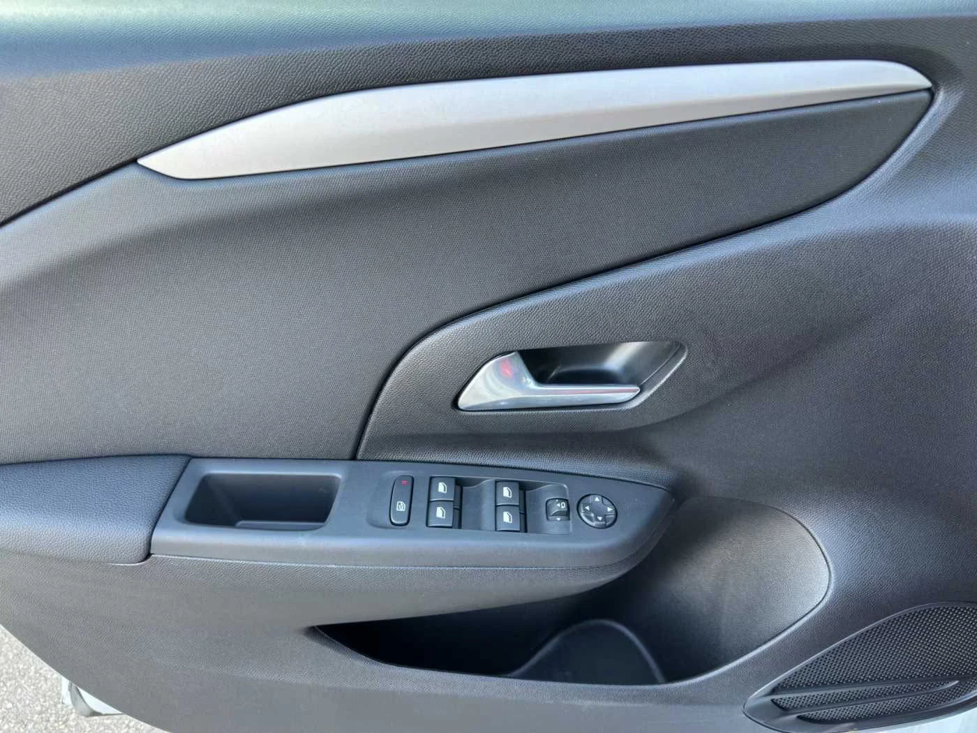 2025 Opel Corsa НОВ! EDITION 101HP CAM NAVI LED CPLAY DIGI 426q — 11