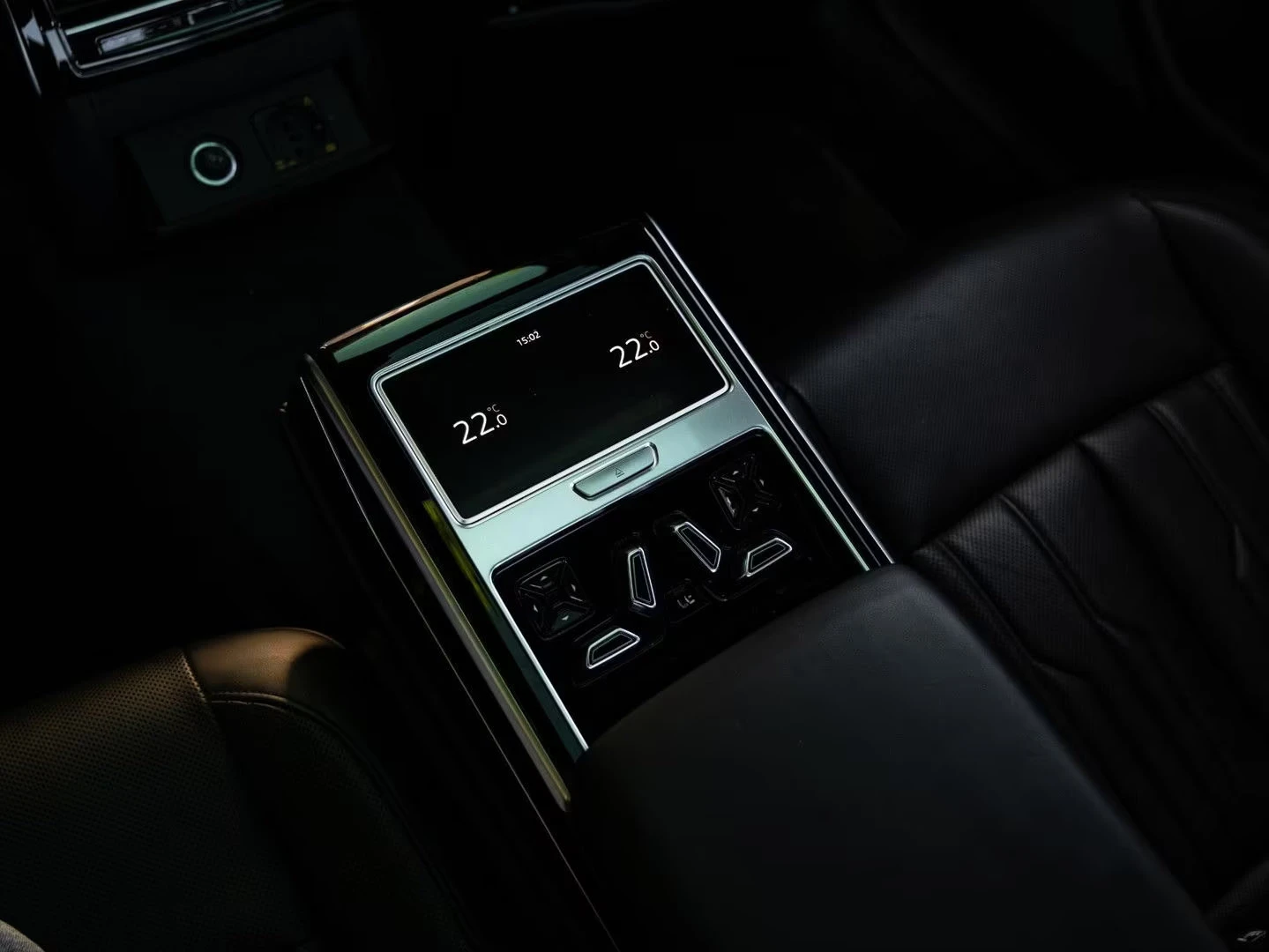 2018 Audi A8 55TFSI 340HP LONG MASSAGE PANO 360 HUD B&O 463q — 14