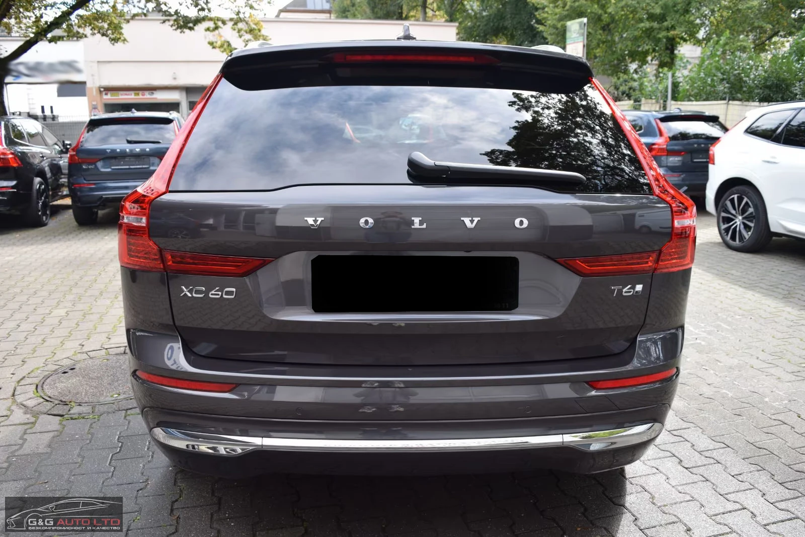 2025 Volvo XC60 PLUS-BRIGHT 398HP PANO MEMO 360 H&K NAVI LED 396g — 8