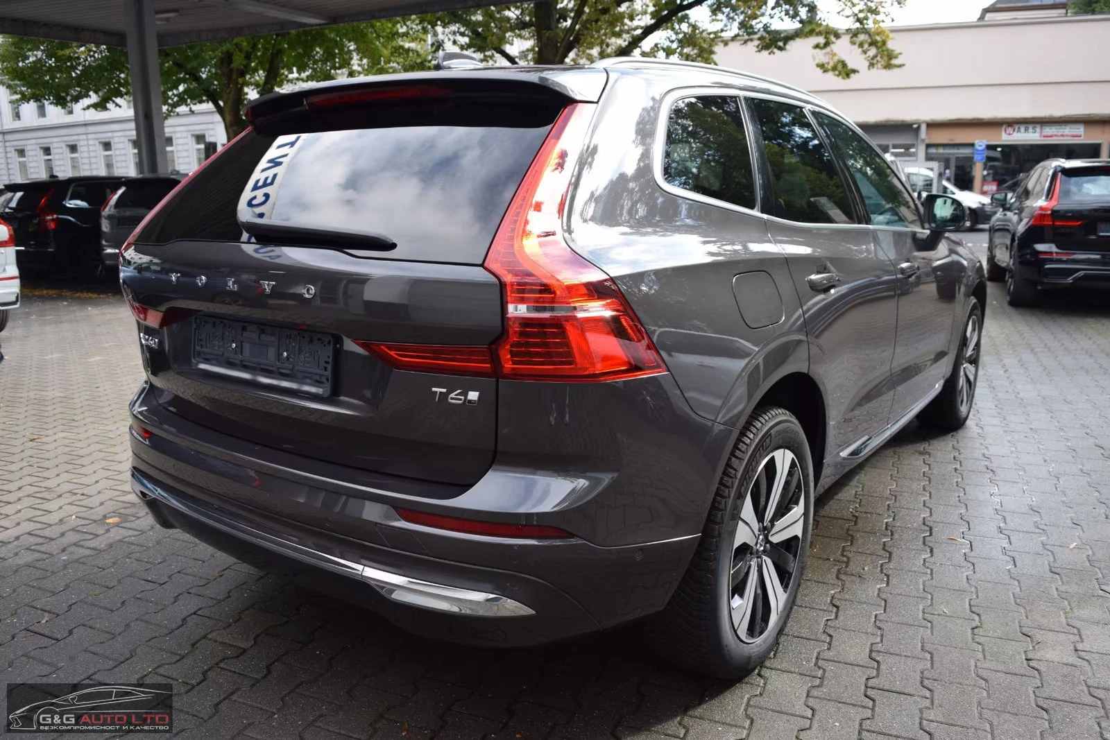 2025 Volvo XC60 PLUS-BRIGHT 398HP PANO MEMO 360 H&K NAVI LED 396g — 7