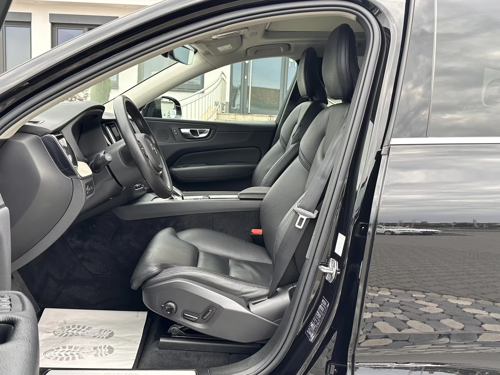 2022 Volvo XC60 INSCRIPTION 398HP PANO MEMO 360 LED DIGI 412g — 10