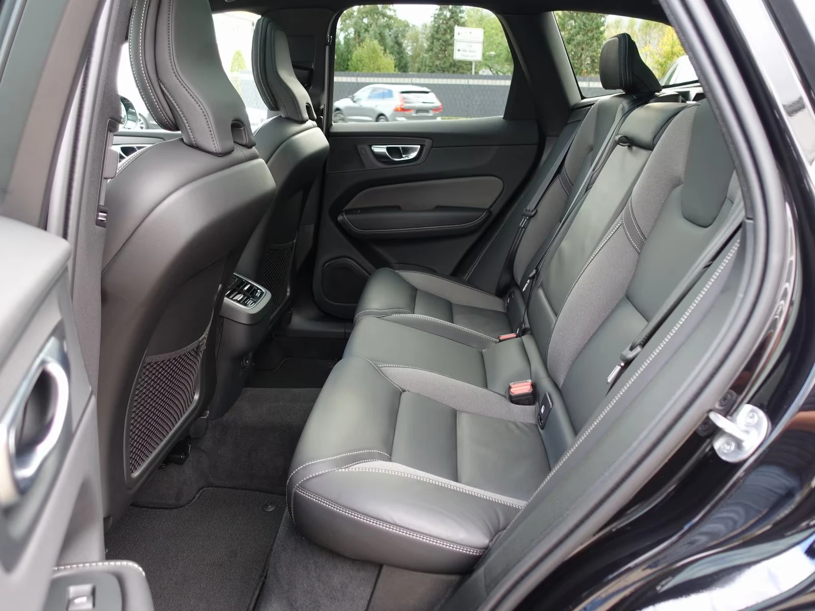 2025 Volvo XC60 ULTRA-BLACK 250HP PANO HUD 360 MEMO H&K LED 468g — 15