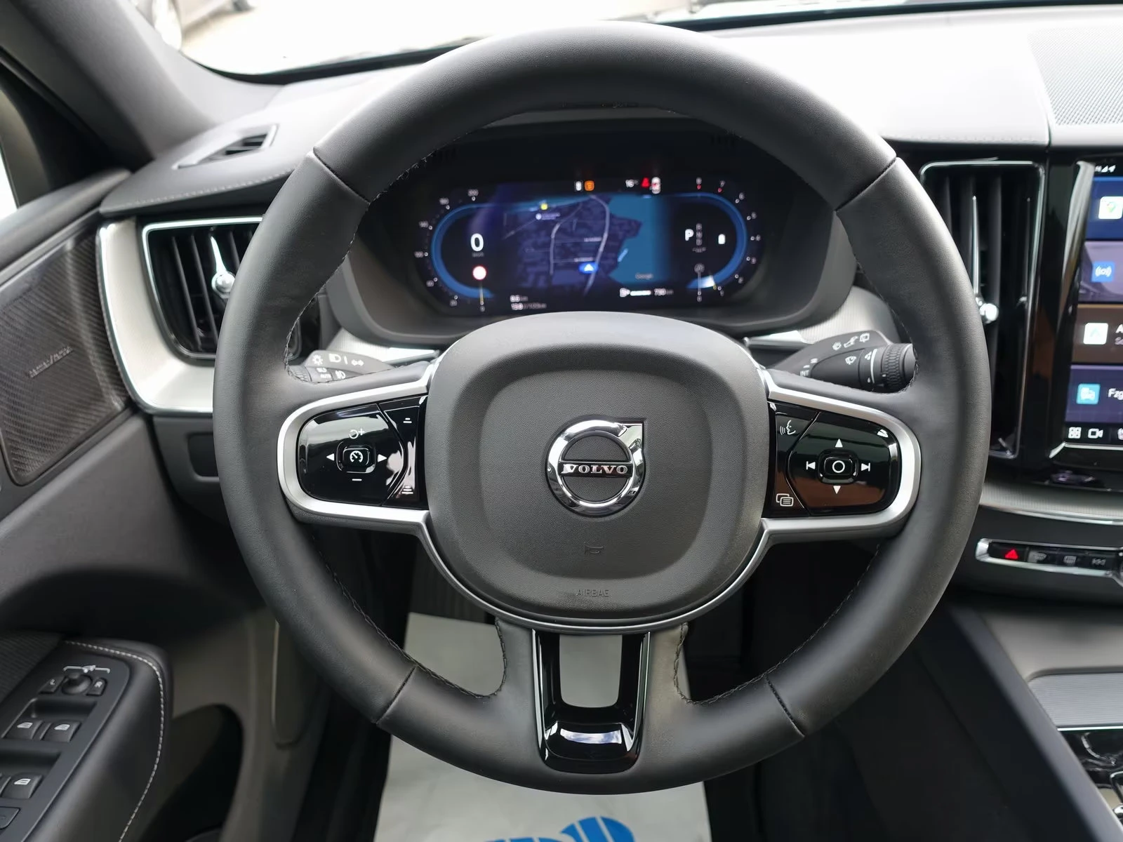 2025 Volvo XC60 ULTRA-BLACK 250HP PANO HUD 360 MEMO H&K LED 468g — 9