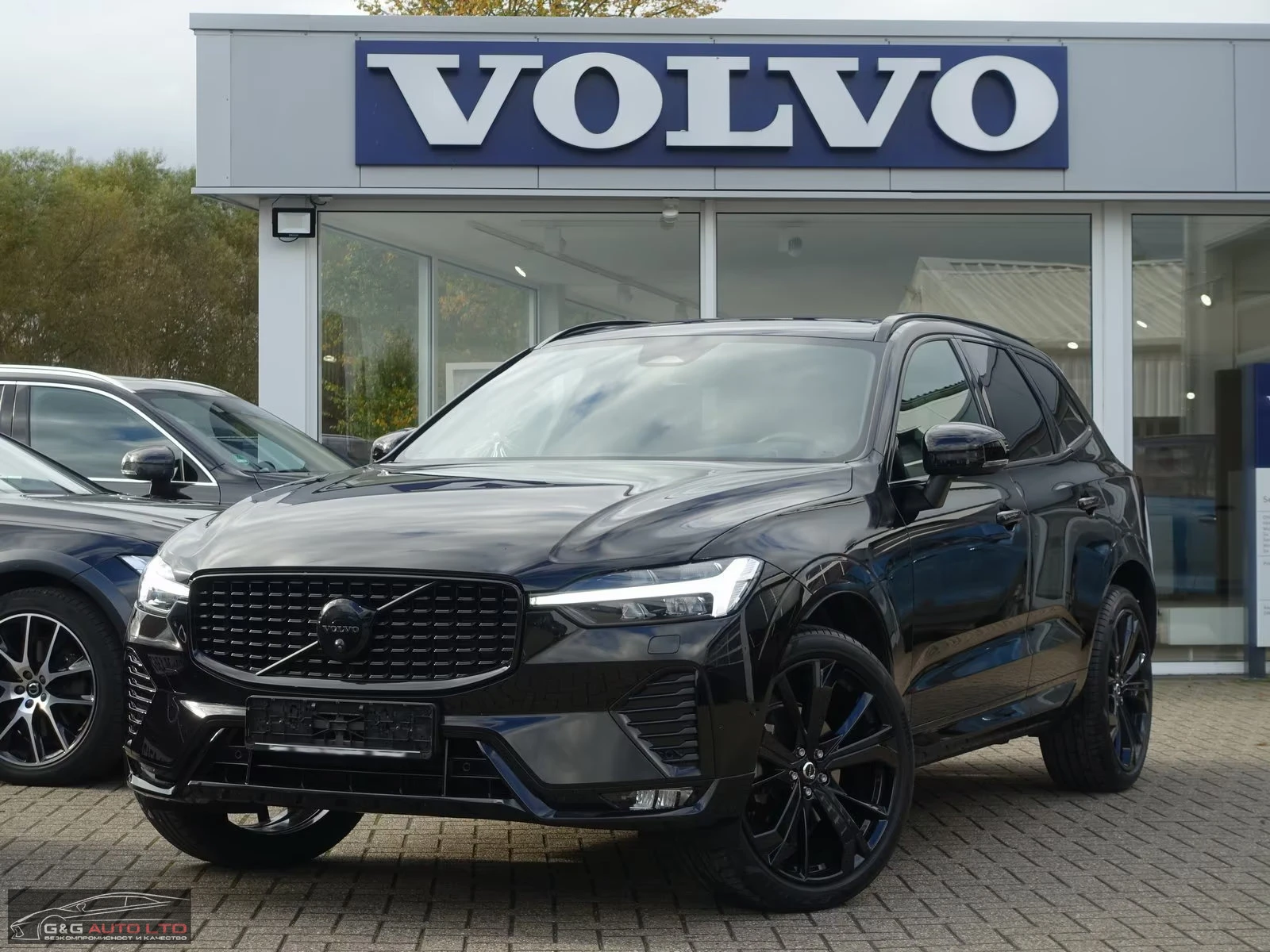 Volvo XC60 ULTRA-BLACK 250HP PANO HUD 360 MEMO H&K LED 468g 2025