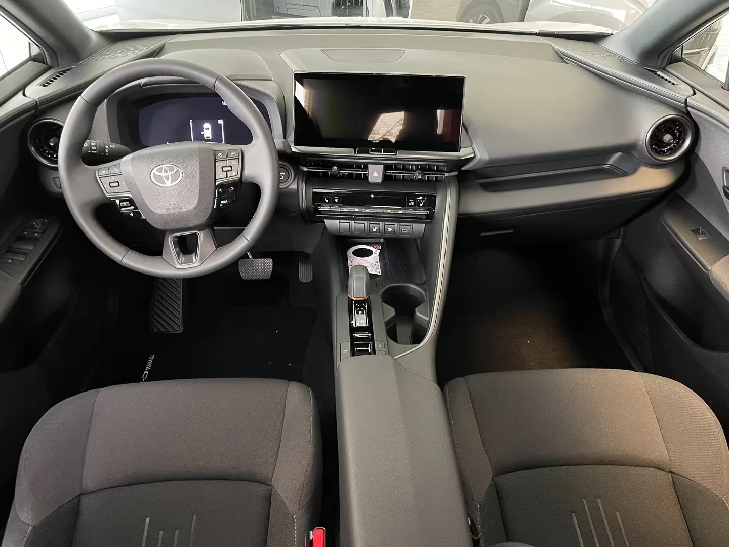 2023 Toyota C-HR 1.8 EUR6d HYBRID 4x2 TEAMD CAM 171D — 10