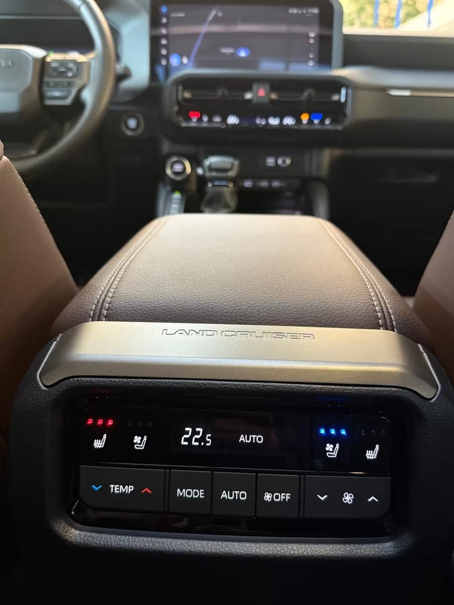 2025 Toyota Land Cruiser LC250 205HP TEC-EDITION 7S PANO HUD JBL 360 588g — 11
