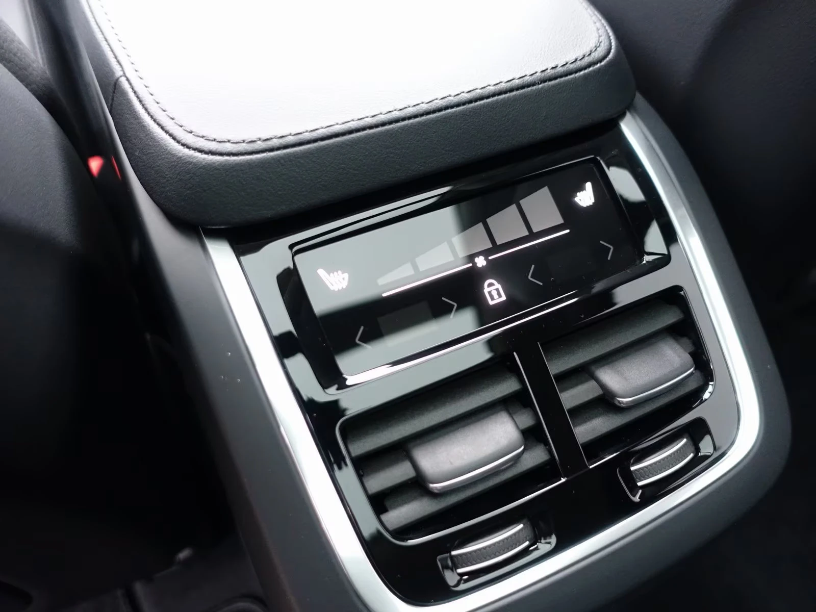 2024 Volvo XC90 ULTRA 455HP T8 7S PANO H&K 360 HUD AHK LED 685g — 14