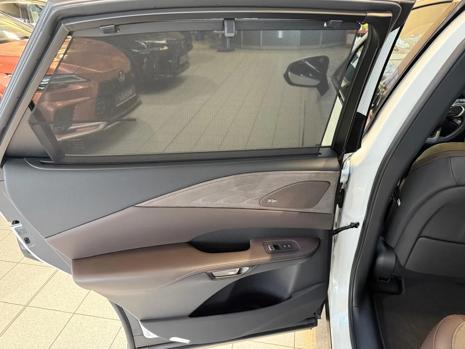 2026 Lexus RX 450h plus НОВ! LUXURY 292HP 4x4 PANO M.LEV 360 HUD MEMO 748g — 14