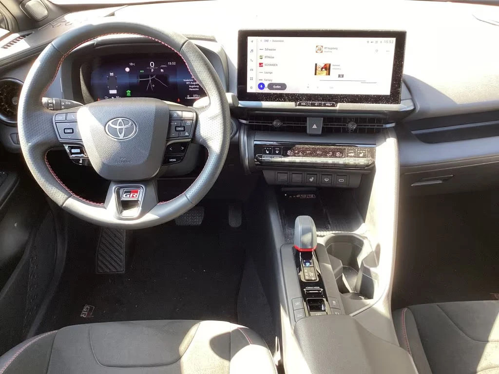 2024 Toyota C-HR 2.0PHEV 223HP GR-SPORT CAM LED CPLAY KLESS 792g — 8