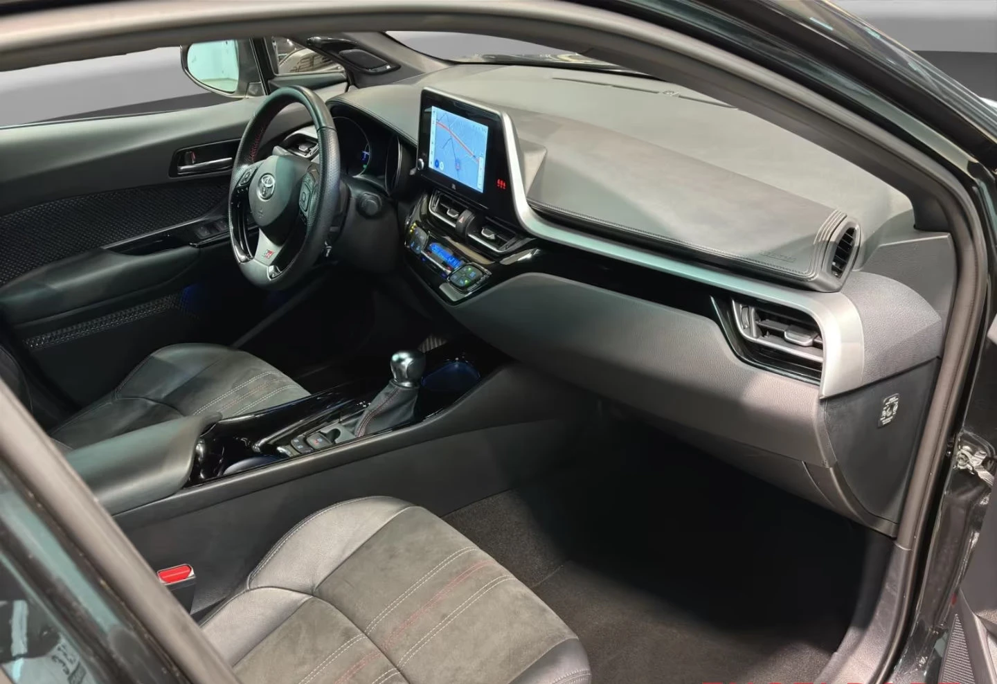 2023 Toyota C-HR 2.0HEV 184HP GR-SPORT CAM JBL LED NAVI CPLAY 794g — 12