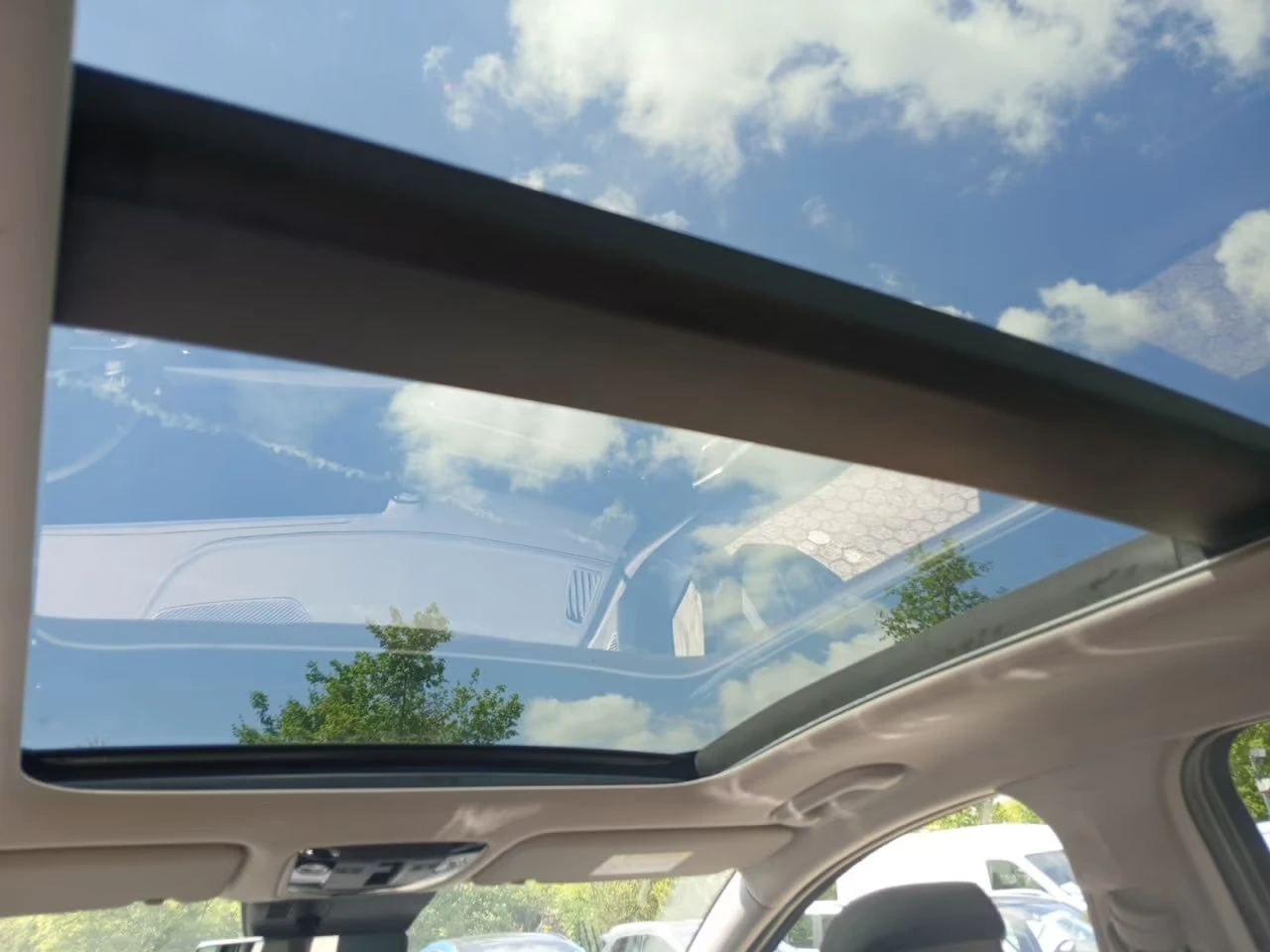 2025 Kia Sportage 1.6PHEV 265HP PANO CAM NAVI ACC LED KLESS 807g — 14