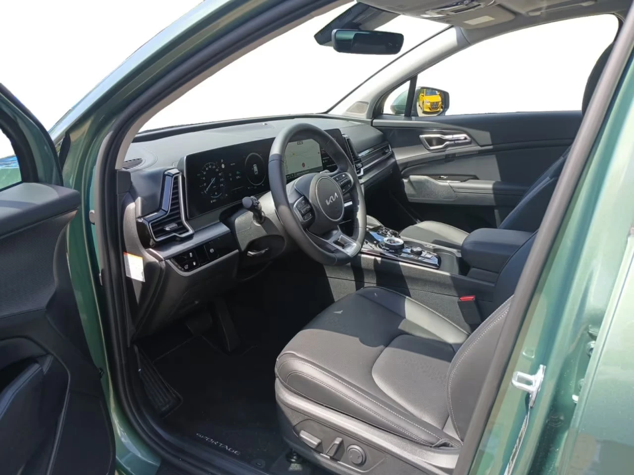 2025 Kia Sportage 1.6PHEV 265HP PANO CAM NAVI ACC LED KLESS 807g — 9