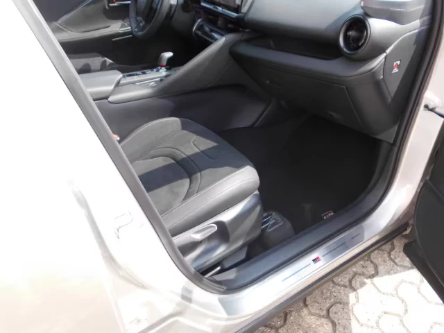2024 Toyota C-HR 2.0 HEV 197HP GR CAM NAVI 142h — 8