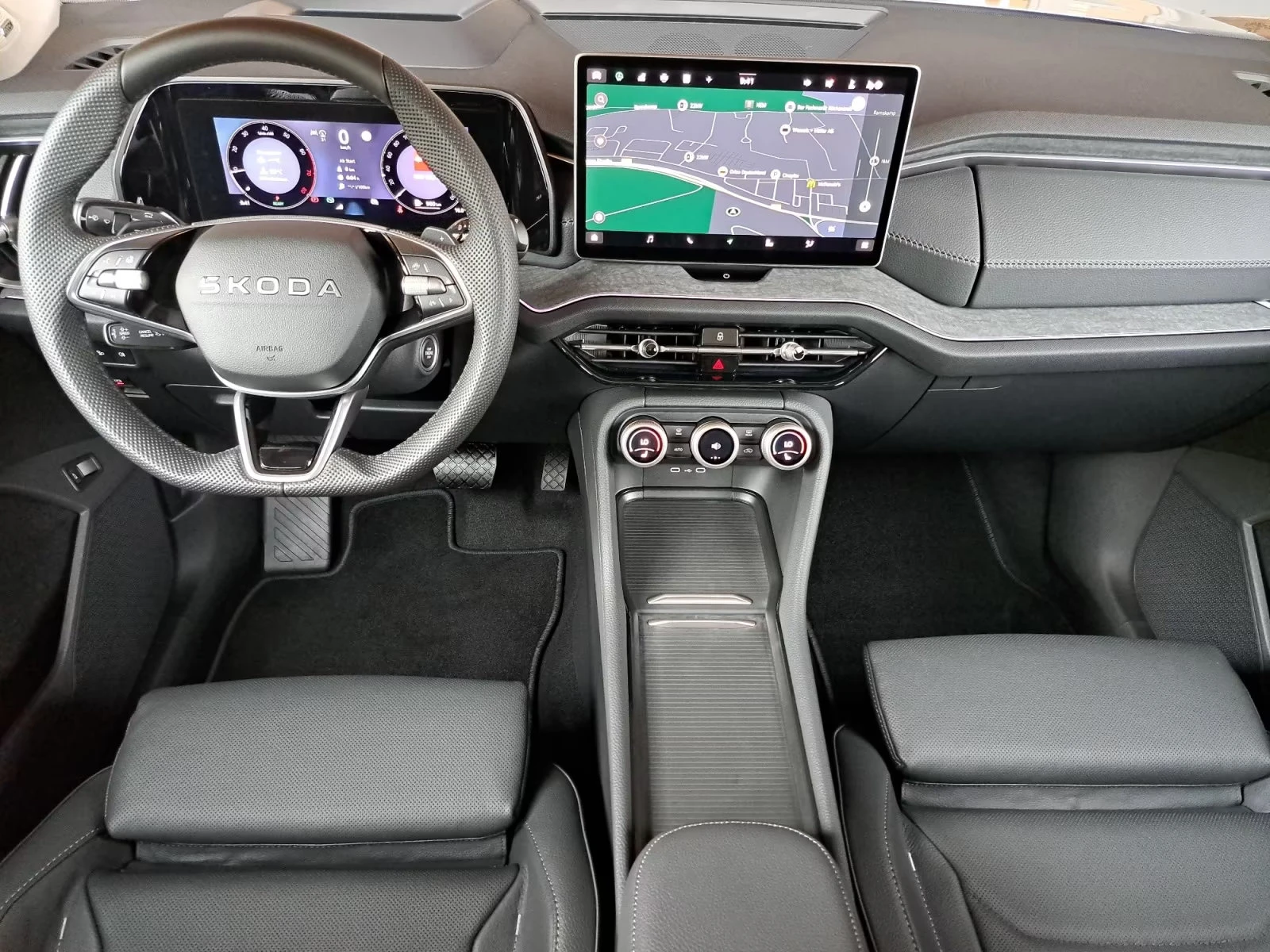 2025 Skoda Kodiaq НОВ! SELECTION 150HP PANO 360 HUD MATRIX 158z — 8