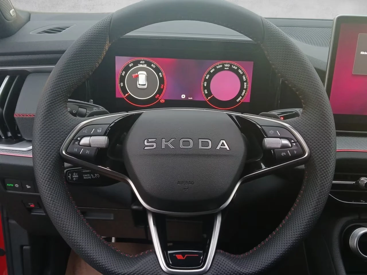 2025 Skoda Kodiaq RS 265HP 4X4 PANO MATRIX 360 ACC 160z — 10