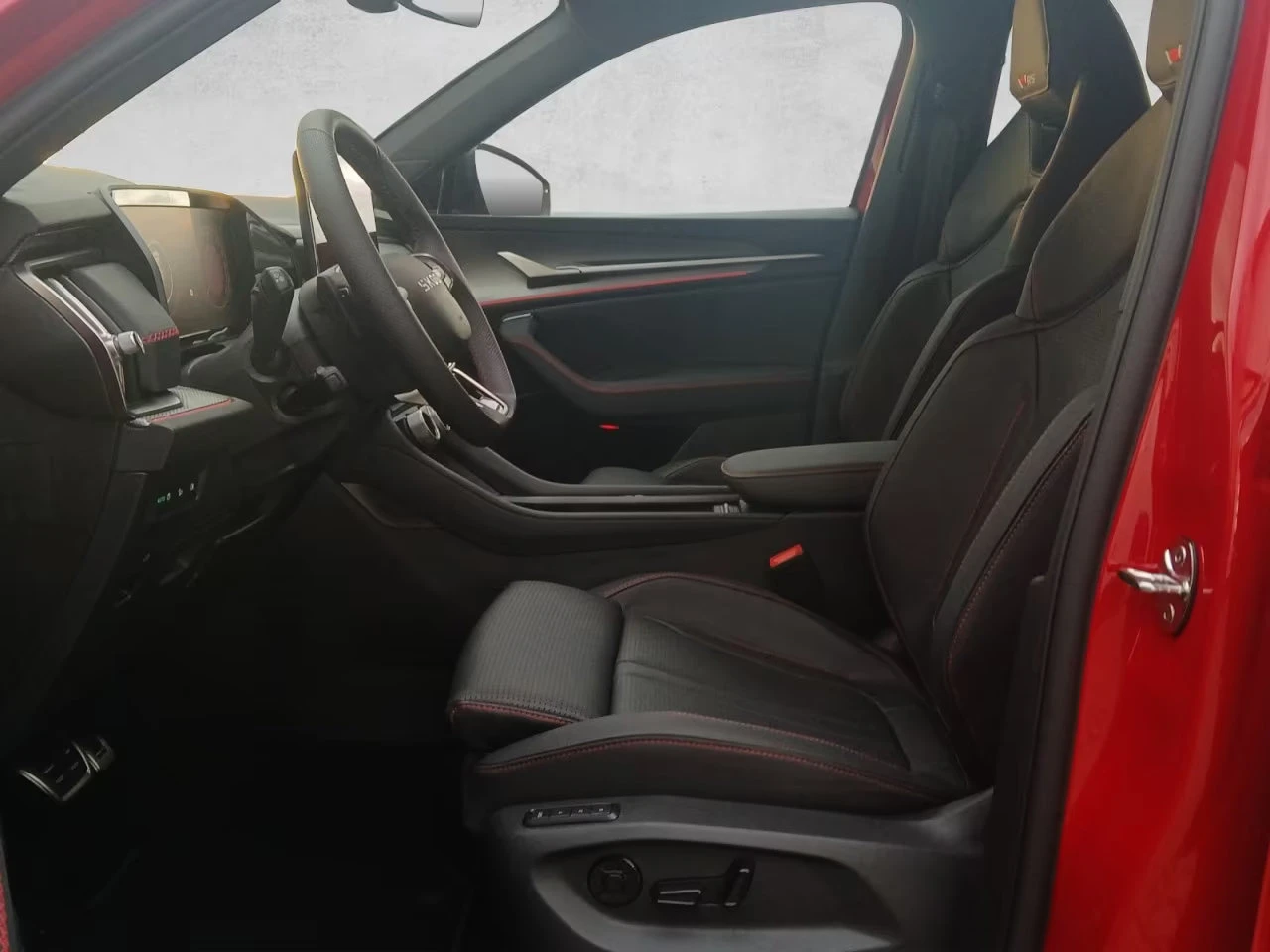 2025 Skoda Kodiaq RS 265HP 4X4 PANO MATRIX 360 ACC 160z — 12