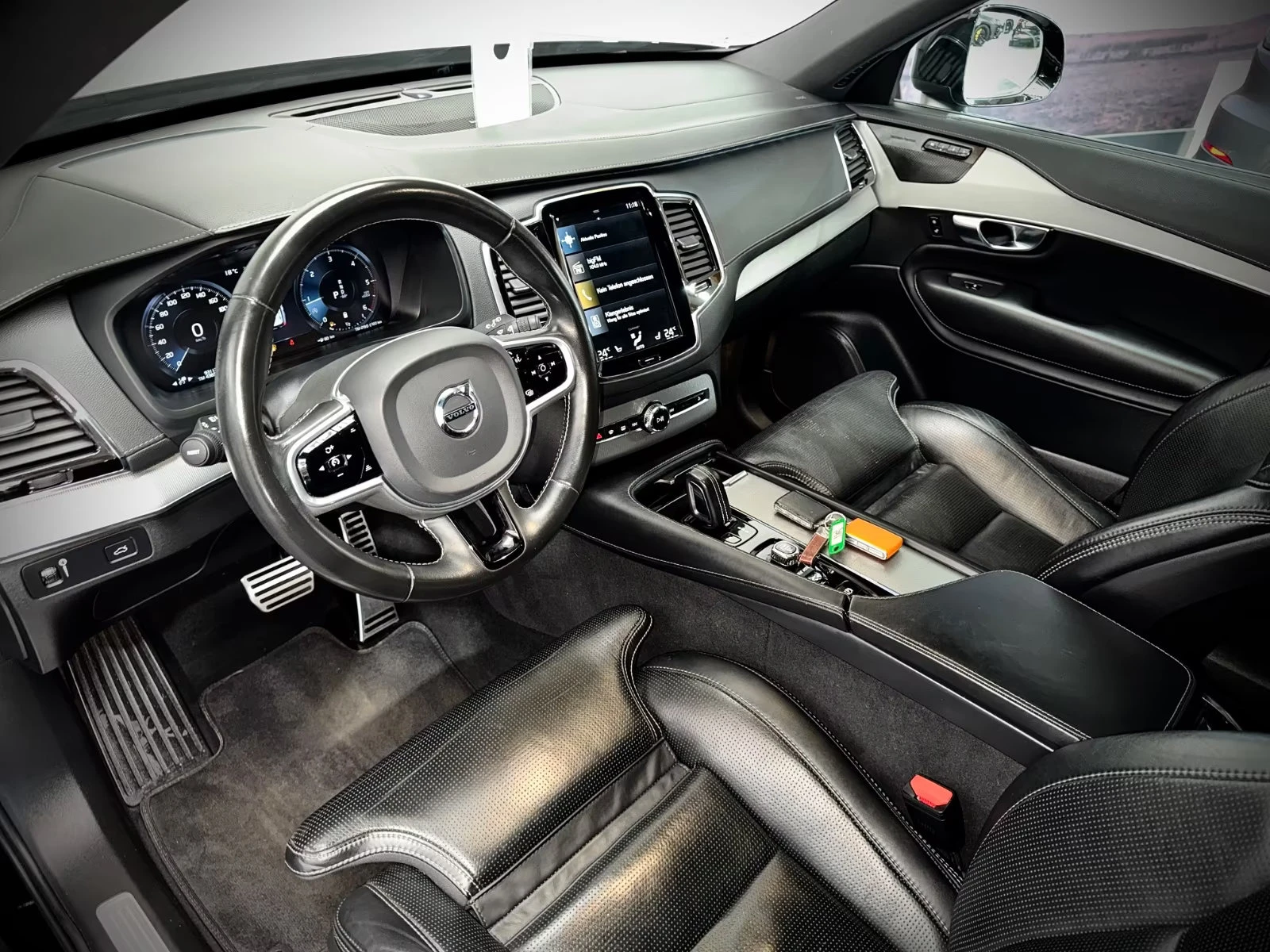 2020 Volvo XC90 B5 235HP R-DESIGN 4X4 ACC 360 PANO MAMO 213z — 10