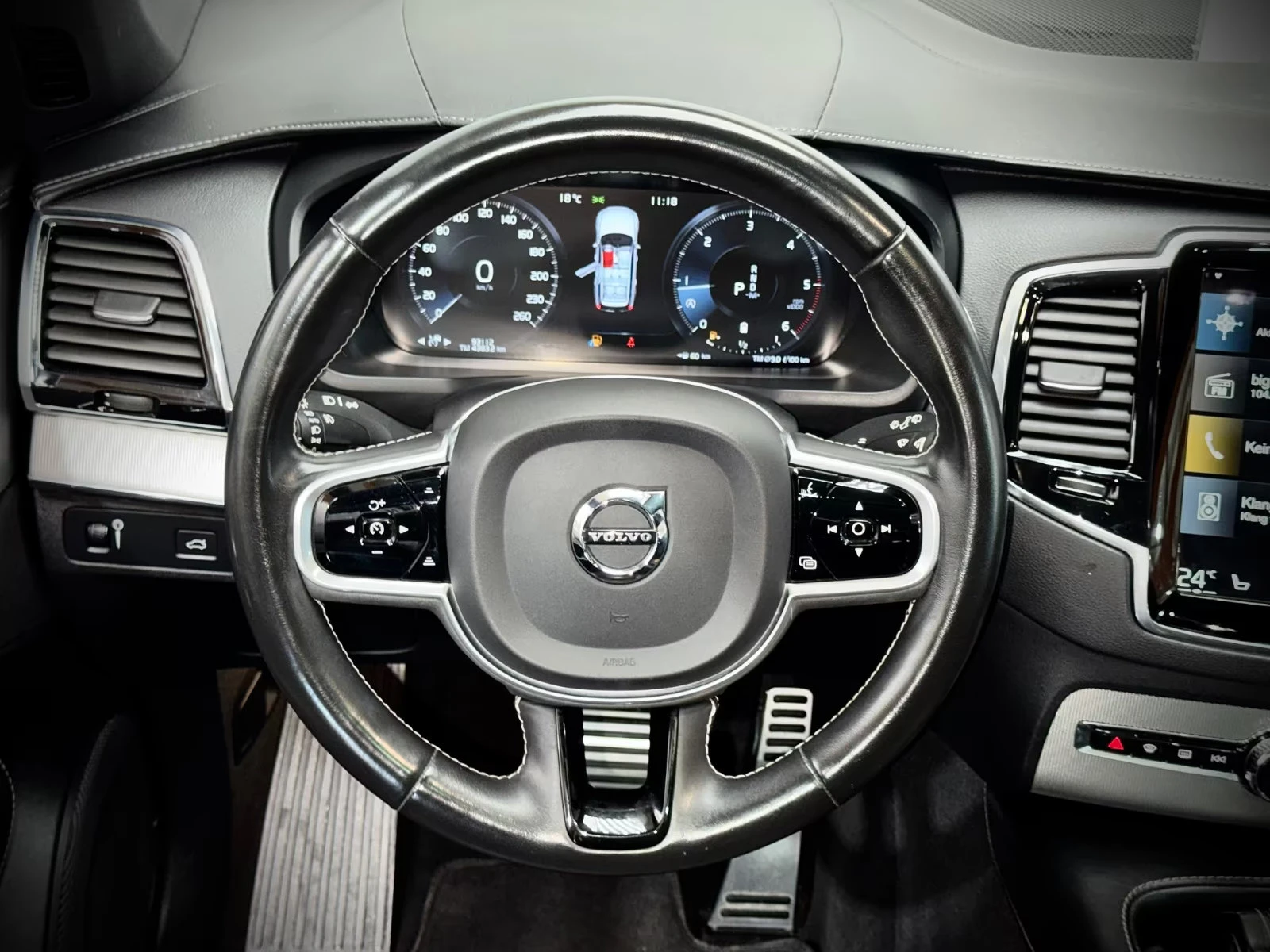 2020 Volvo XC90 B5 235HP R-DESIGN 4X4 ACC 360 PANO MAMO 213z — 8