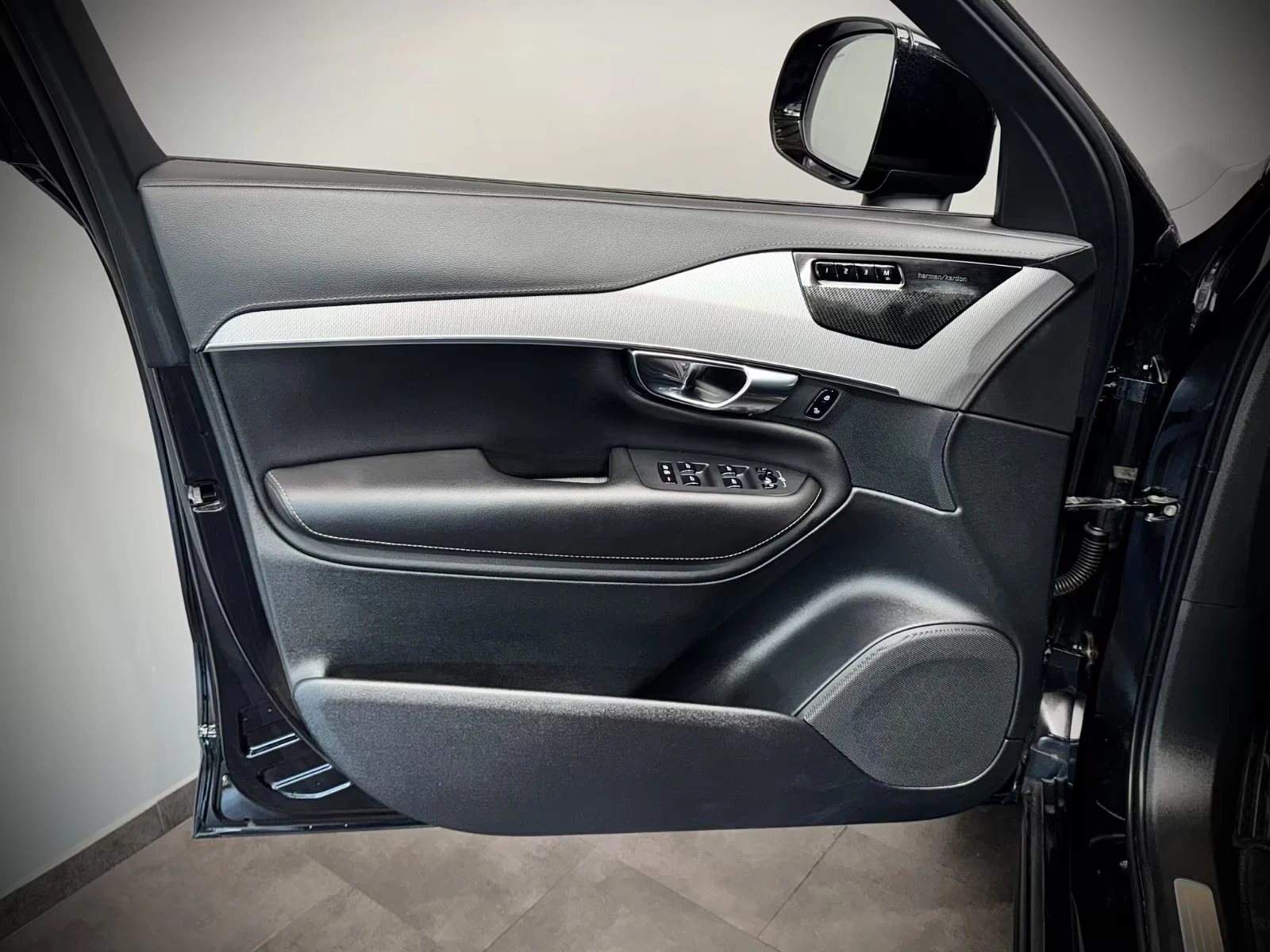 2020 Volvo XC90 B5 235HP R-DESIGN 4X4 ACC 360 PANO MAMO 213z — 16