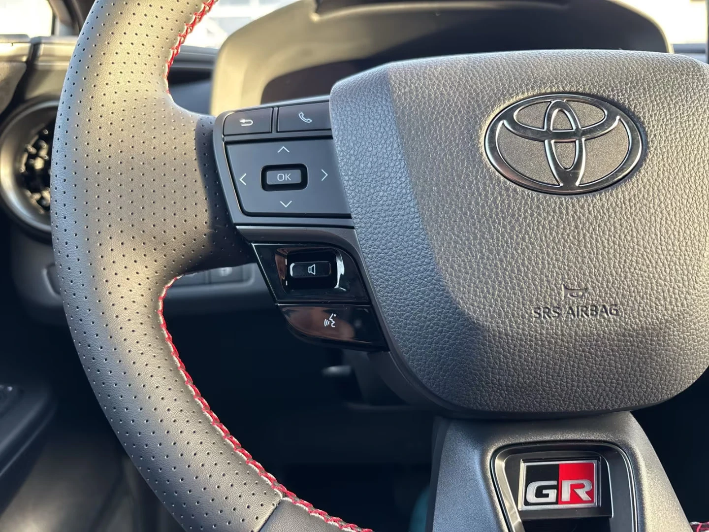 2026 Toyota C-HR НОВ!2.0HEV 197HP GR-SPORT 4X4 360 ACC 316z — 13
