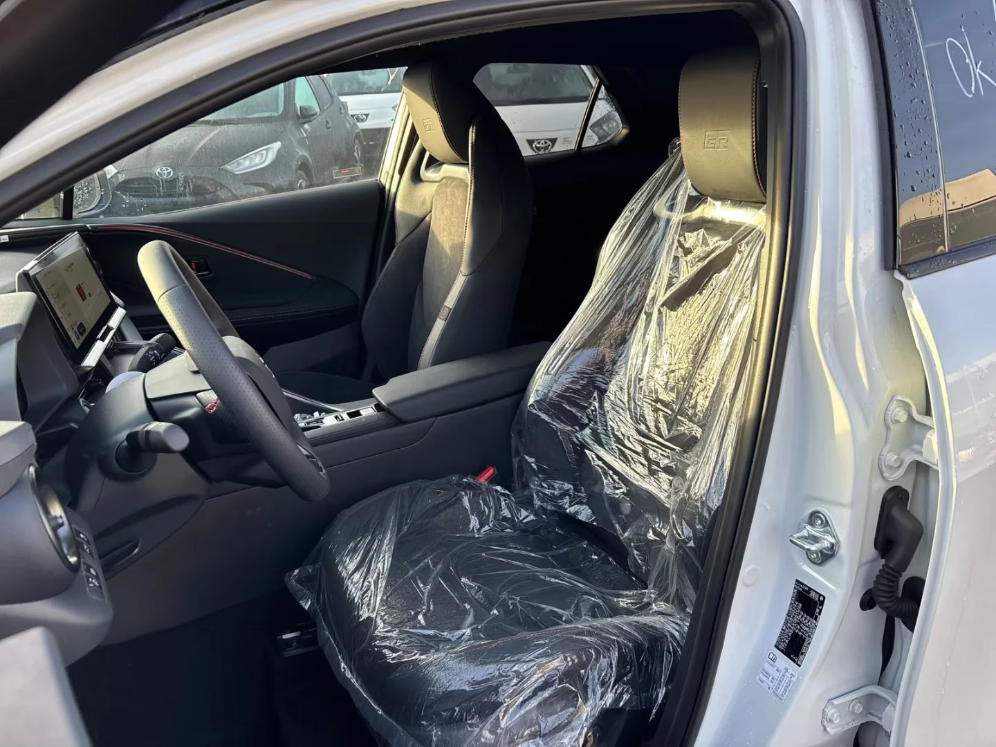 2026 Toyota C-HR НОВ!2.0HEV 197HP GR-SPORT 4X4 360 ACC 316z — 14