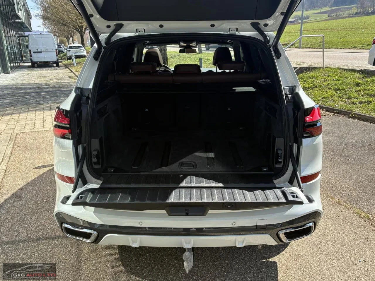 2025 BMW X5 40i 381HP 4X4 M-SPORT PANO 360 HUD H&K MEMO 188q — 6