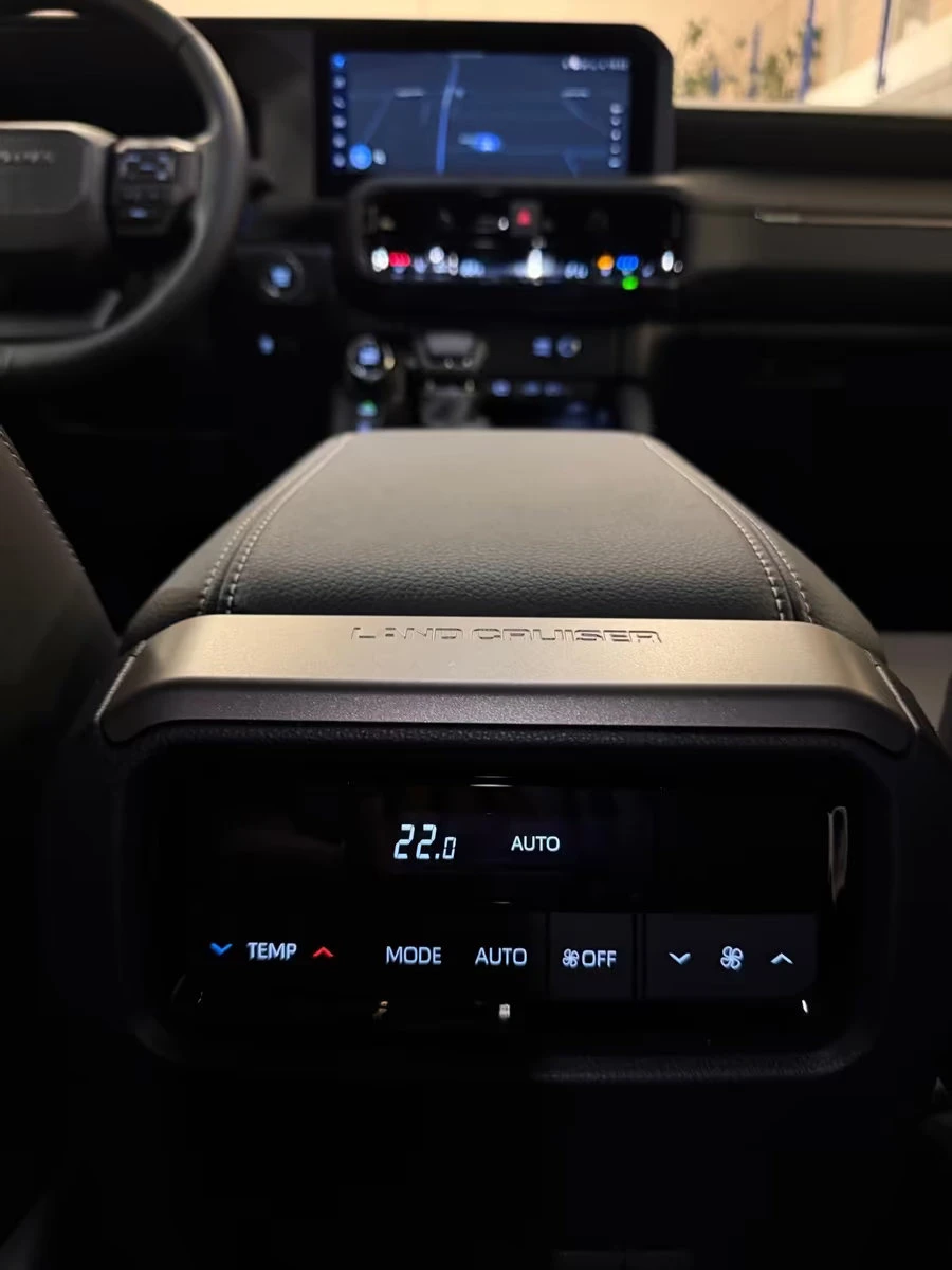 2026 Toyota Land Cruiser LC250 205HP EXECUTIVE 360 NAVI LED CPLAY 204q — 9