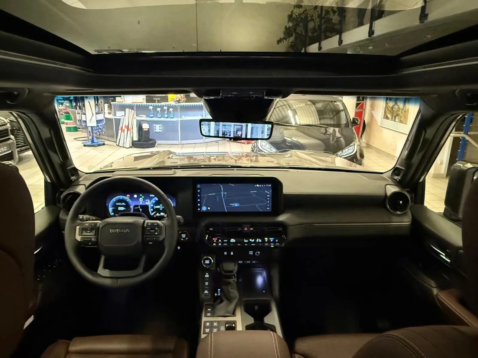 2025 Toyota Land Cruiser НОВ! LC250 205HP LOUNGE PANO 360 HUD JBL MEMO 206q — 8
