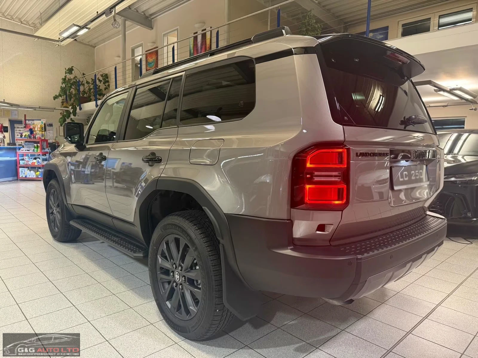 2025 Toyota Land Cruiser НОВ! LC250 205HP LOUNGE PANO 360 HUD JBL MEMO 206q — 6