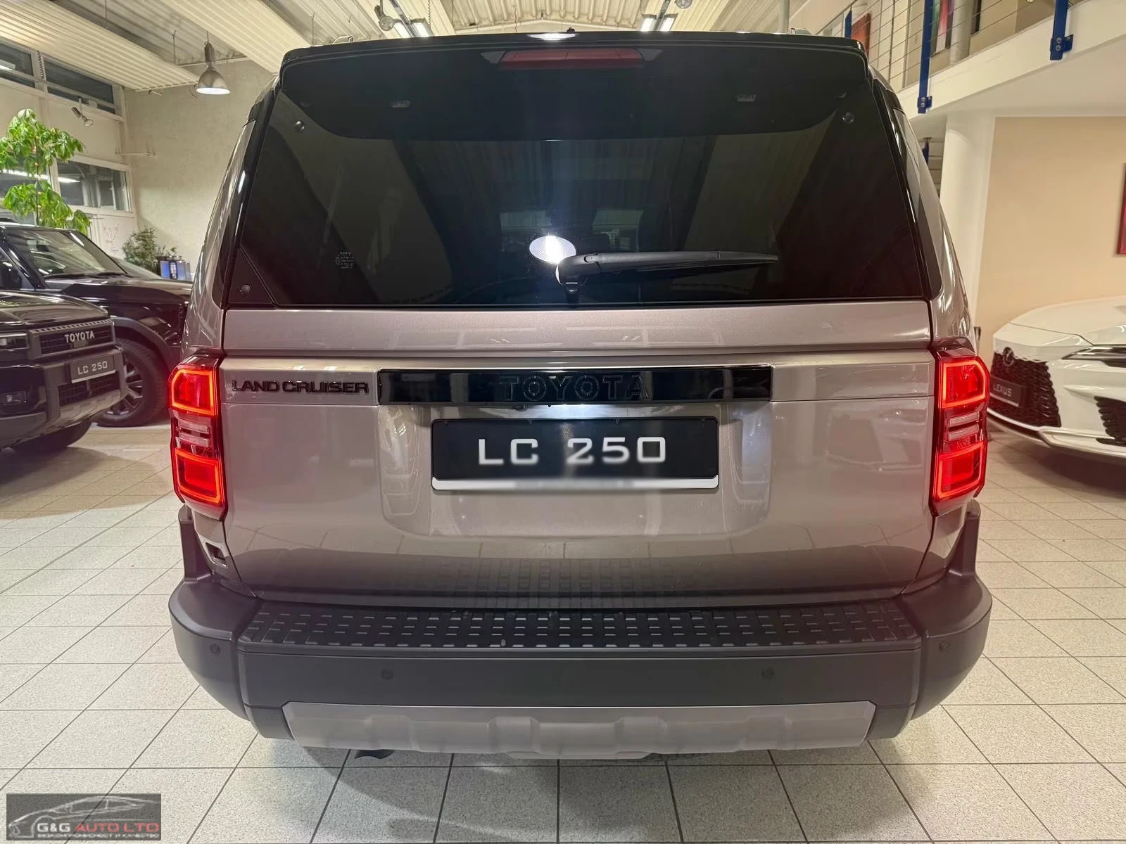 2025 Toyota Land Cruiser НОВ! LC250 205HP LOUNGE PANO 360 HUD JBL MEMO 206q — 7