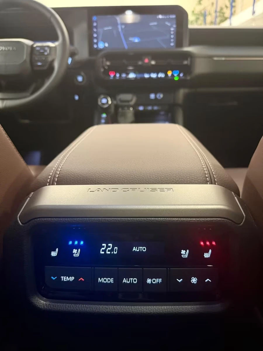 2025 Toyota Land Cruiser НОВ! LC250 205HP LOUNGE PANO 360 HUD JBL MEMO 206q — 9