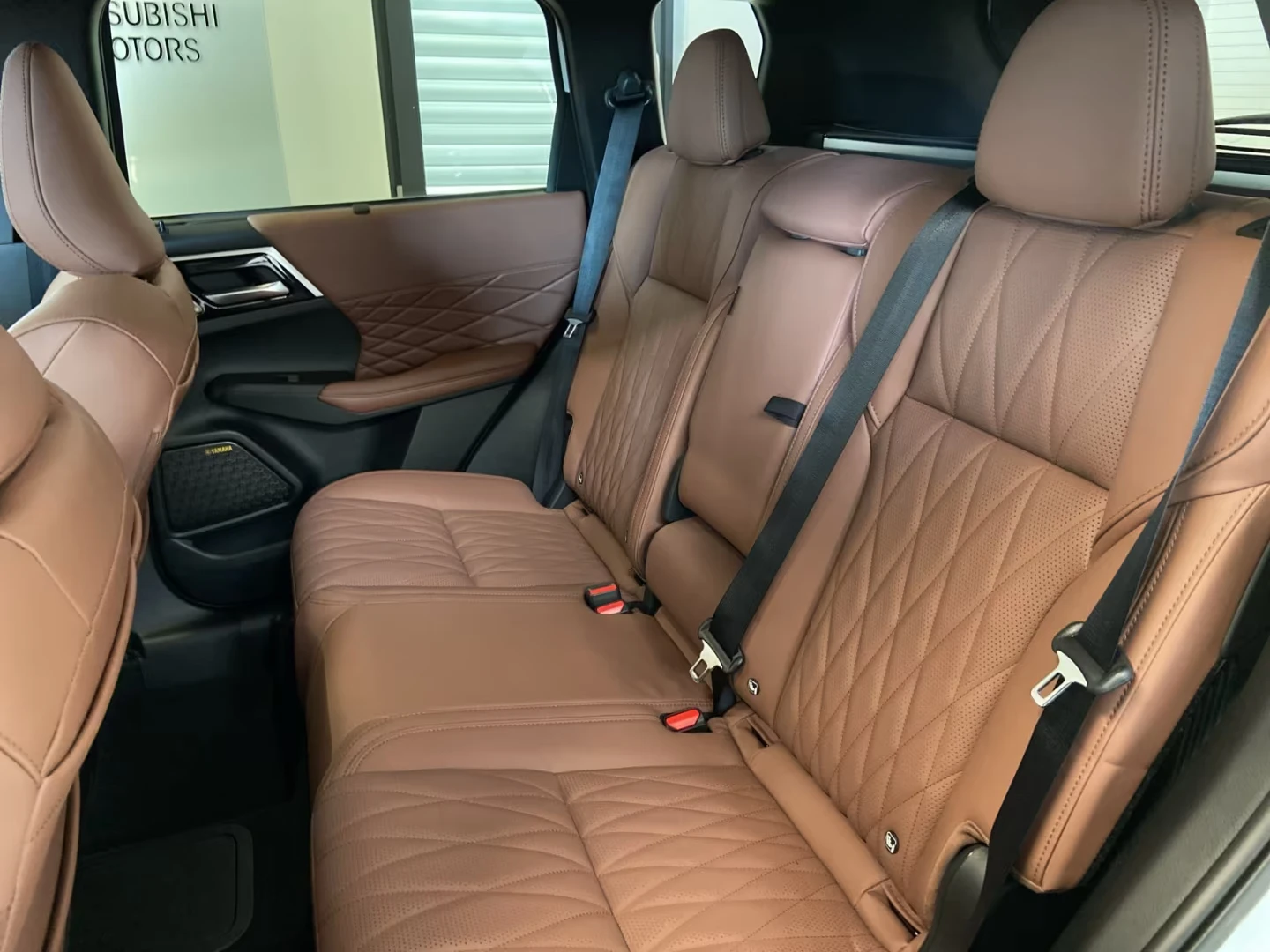 2025 Mitsubishi Outlander 2.4PHEV 306HP TOP LUXURY PANO 360 HUD YAMAHA 203h — 11