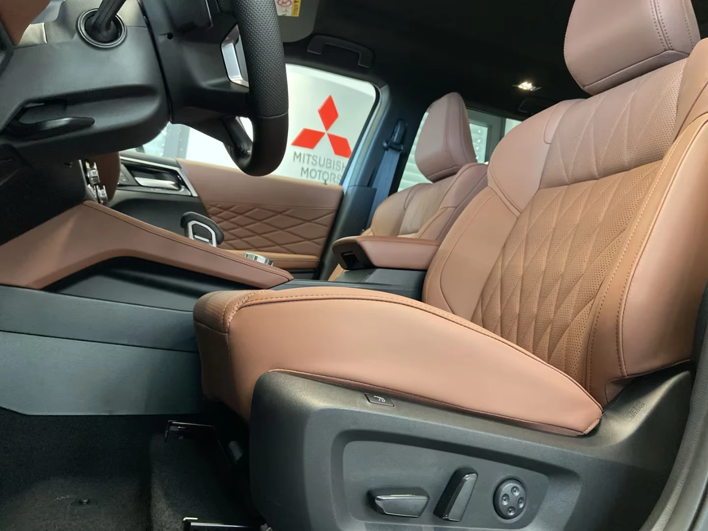 2025 Mitsubishi Outlander 2.4PHEV 306HP TOP LUXURY PANO 360 HUD YAMAHA 203h — 9