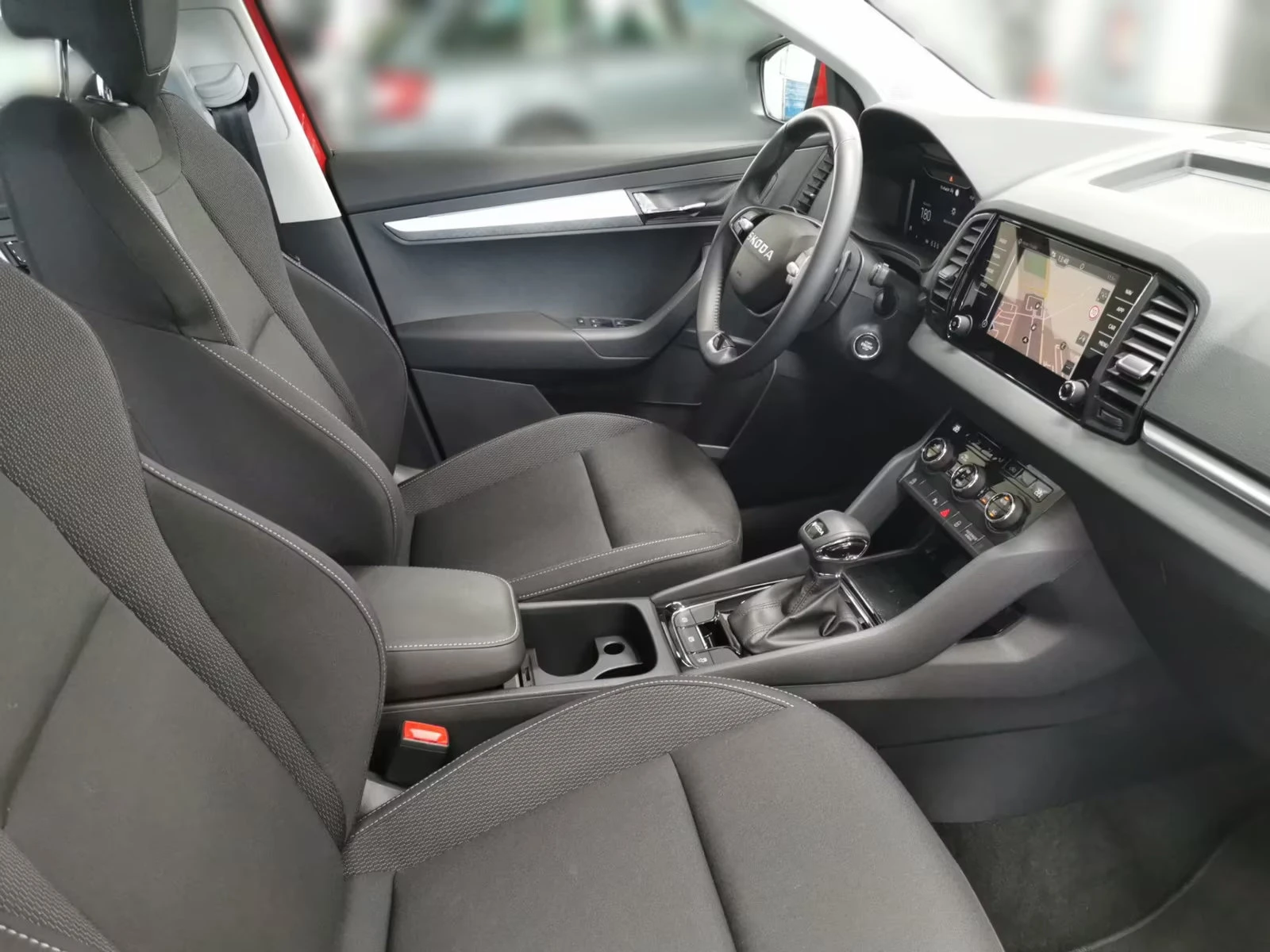 2025 Skoda Karoq 1.5TSI 150HP SELECTION CAMAHK ACC LED NAVI 259q — 8