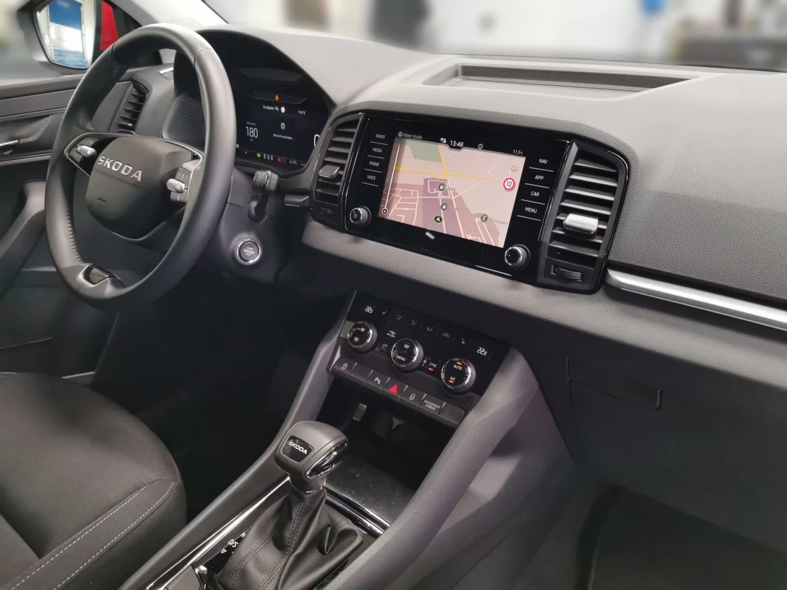 2025 Skoda Karoq 1.5TSI 150HP SELECTION CAMAHK ACC LED NAVI 259q — 6