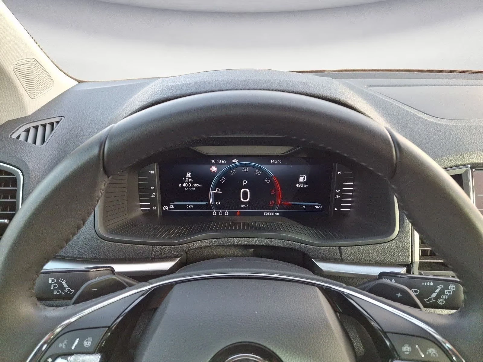 2024 Skoda Karoq 1.5TSI 150HP SELECT ACT DSG CAM DIGI KLESS 262q — 8