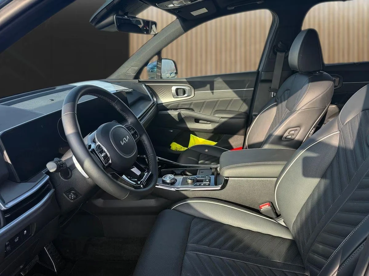 2025 Kia Sorento 1.6HEV 215HP PLATINUM 360 4X4 HUD PANO BOSE 396z — 9