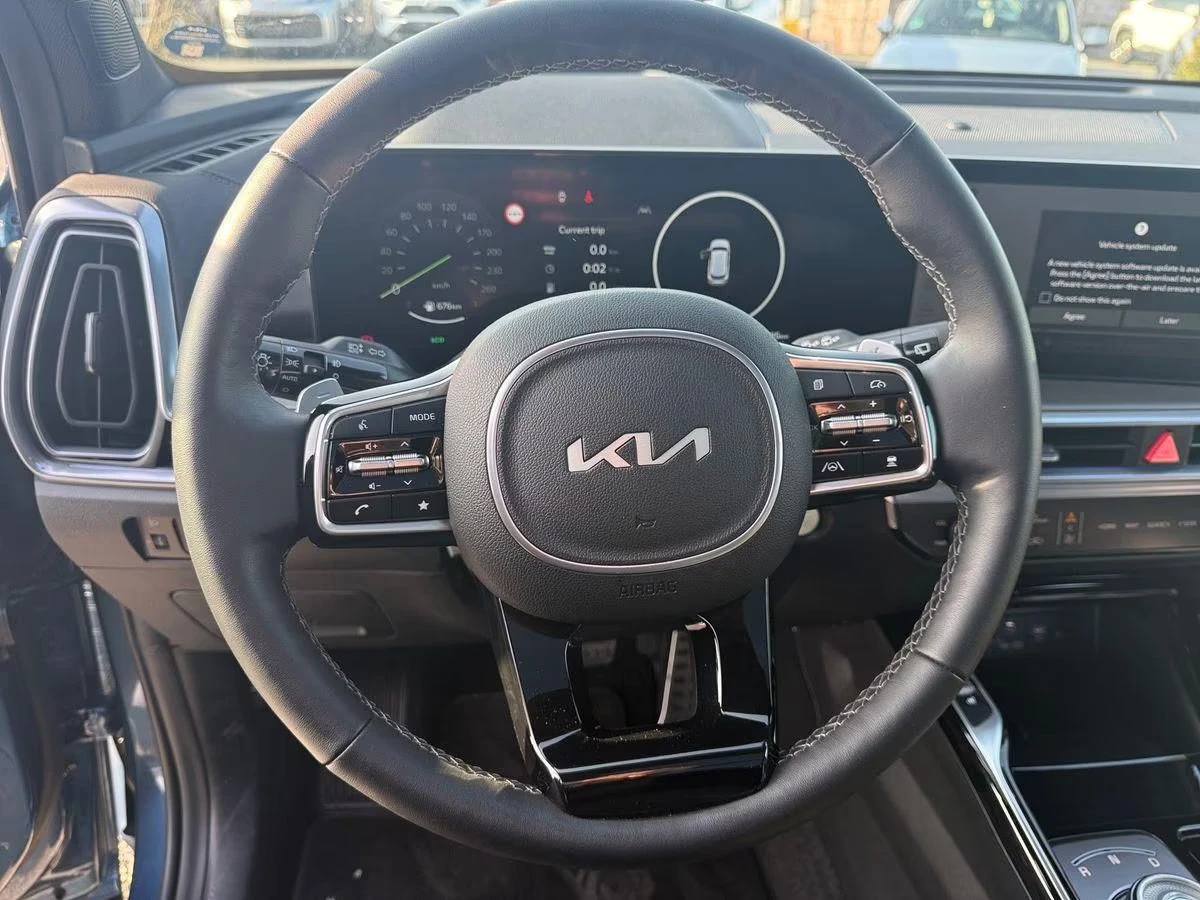 2025 Kia Sorento 1.6HEV 215HP PLATINUM 360 4X4 HUD PANO BOSE 396z — 6