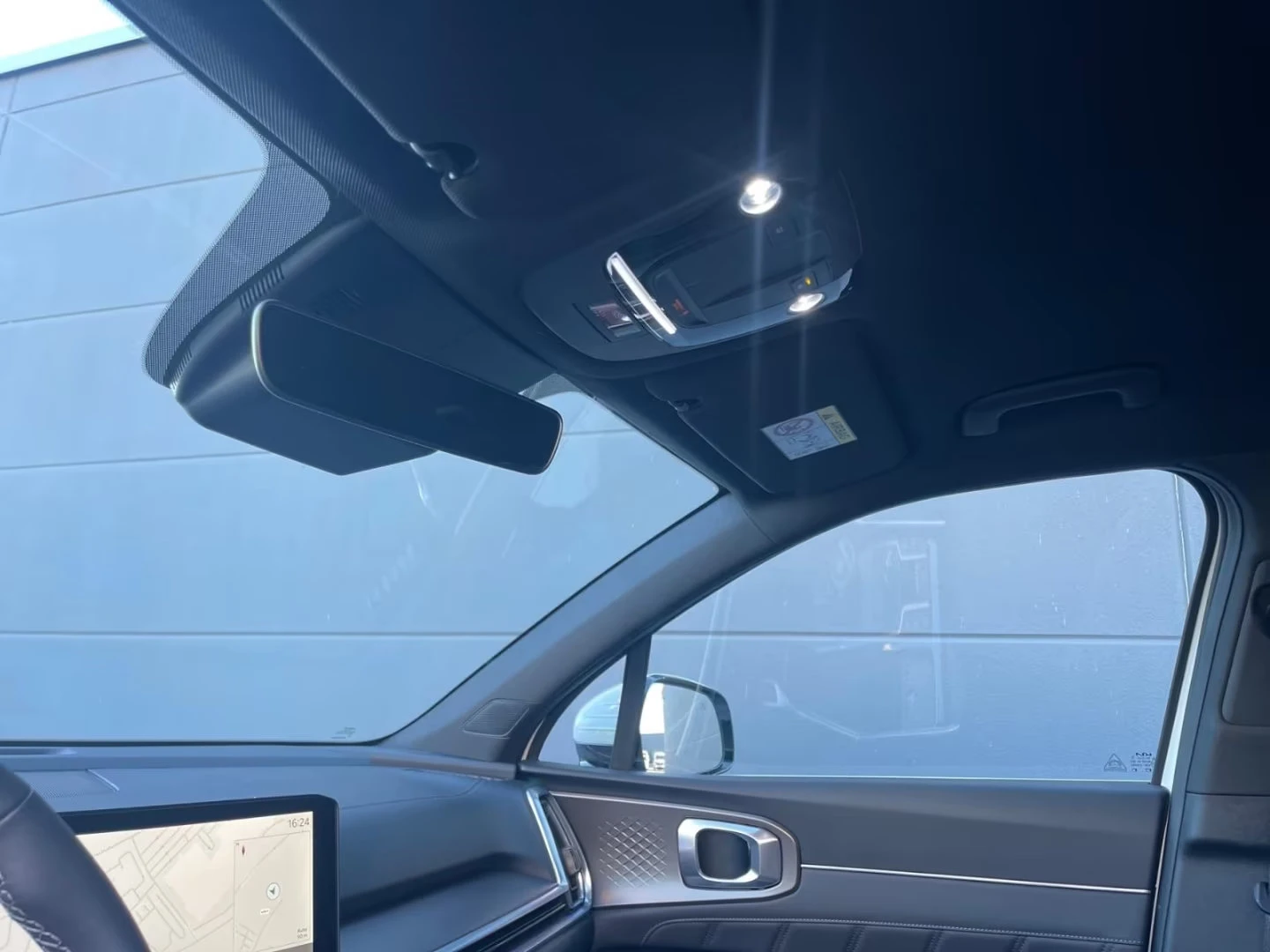 2026 Kia Sorento НОВ!1.6PHEV 252HP PLATINUM 4X4 PANO 360 HUD 399z — 12