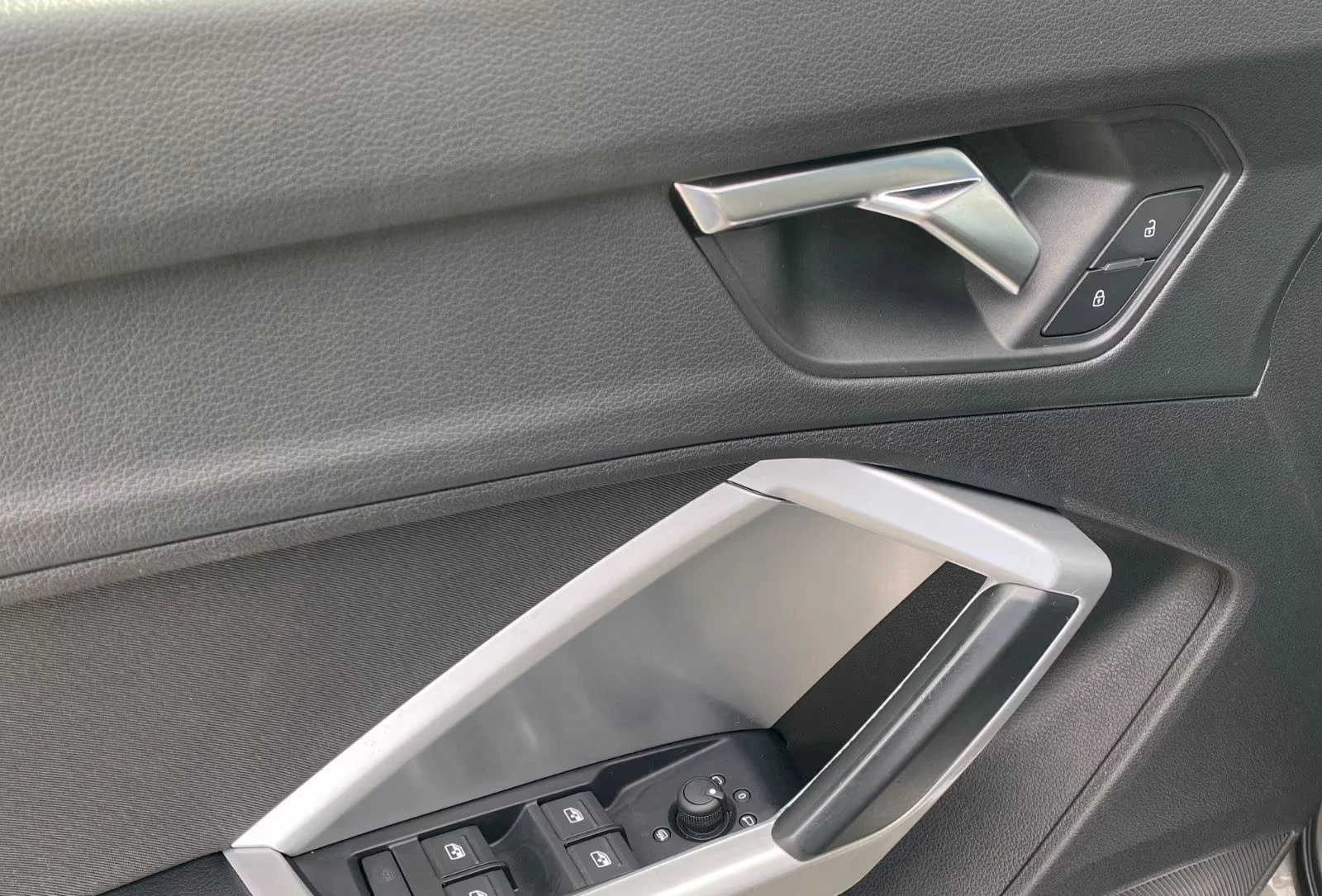 2019 Audi Q3 35TFSI 150HP CAM AHK NAVI CPLAY ACC 272q — 13