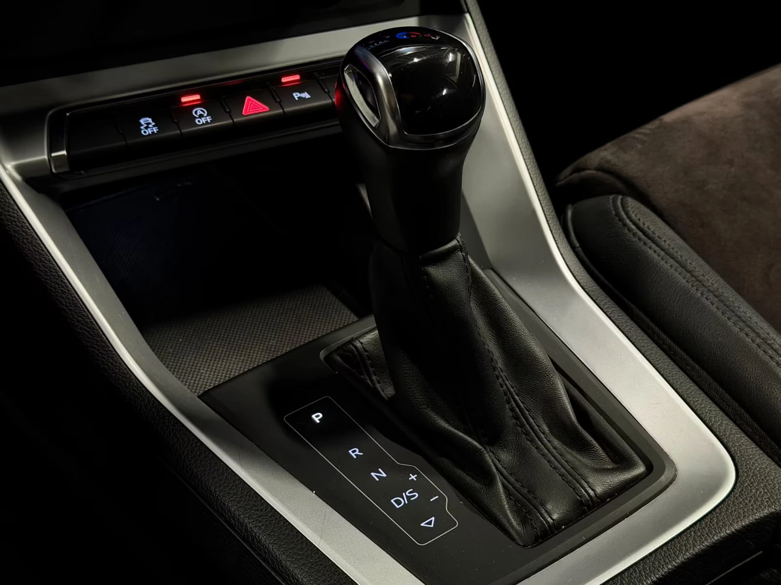 2019 Audi Q3 35TFSI 150HP S-LINE CAM NAVI CPLAY DIGI ALKH 273q — 14