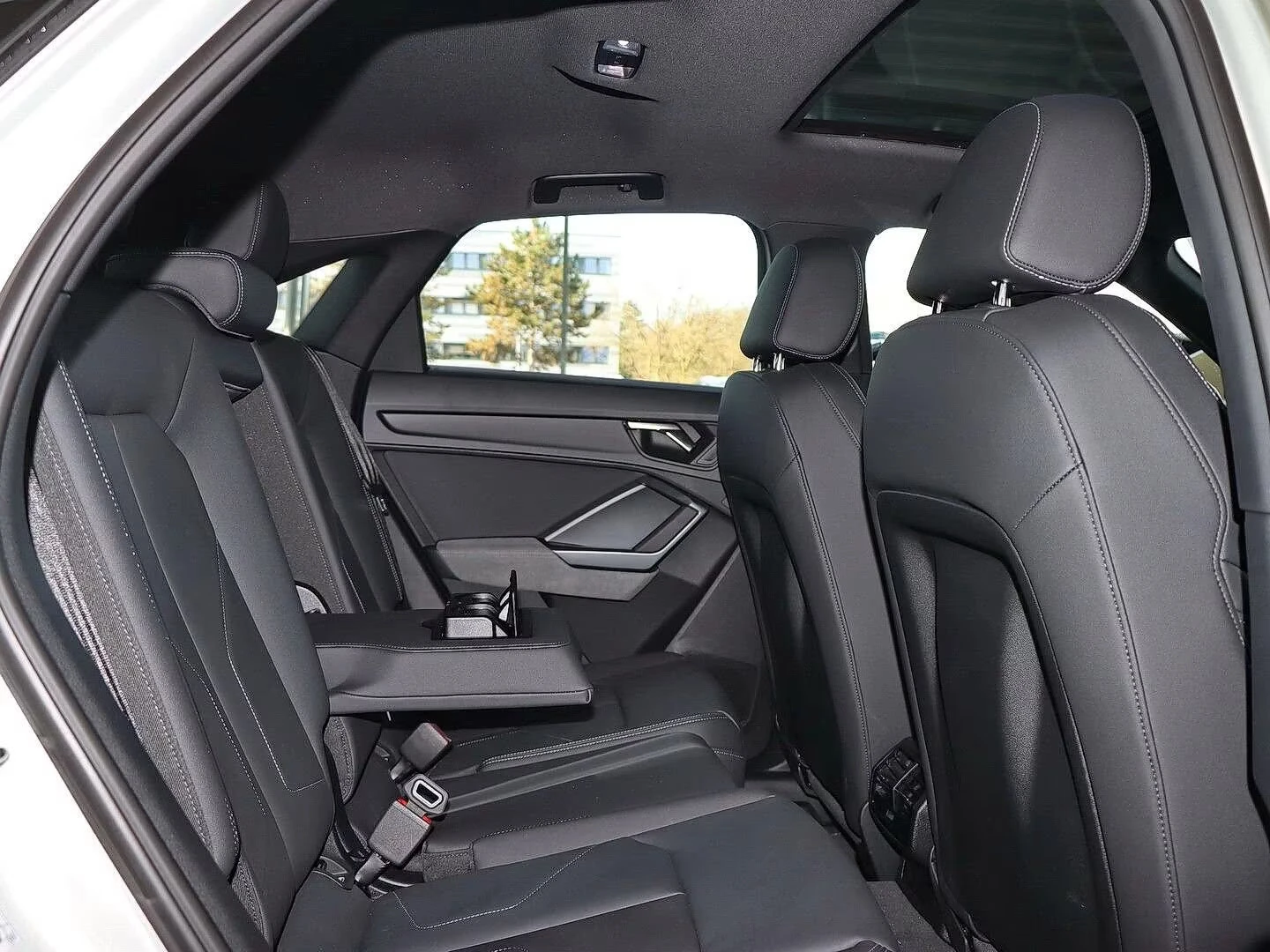 2025 Audi Q3 Sportback 35TFSI 150HP S-LINE PANO 360 MEMO DIGI CPLAY 276q — 13