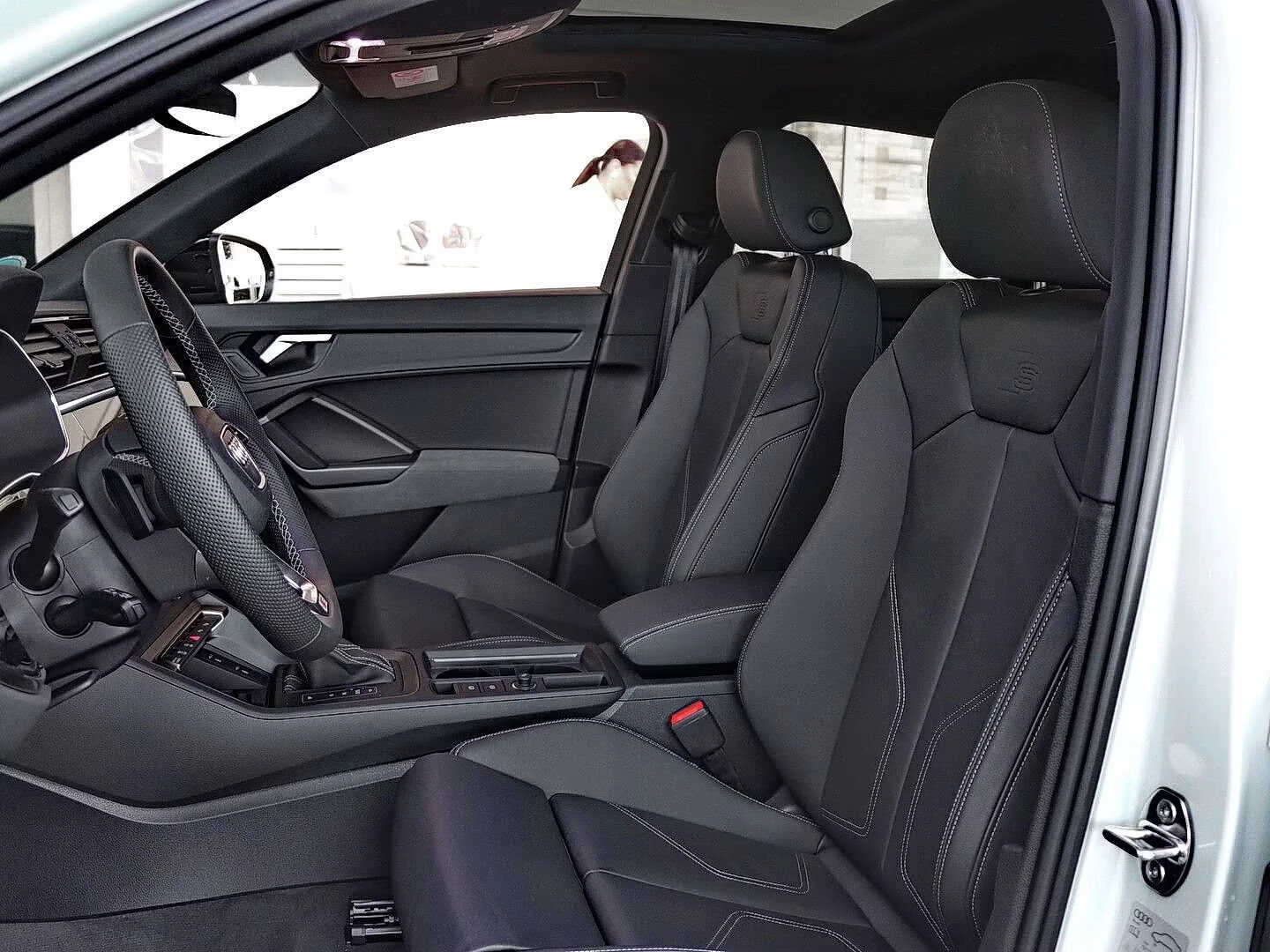 2025 Audi Q3 Sportback 35TFSI 150HP S-LINE PANO 360 MEMO DIGI CPLAY 276q — 6
