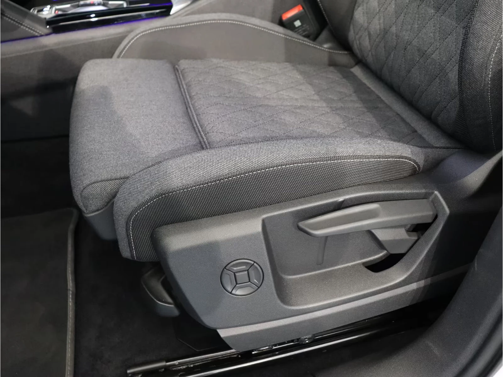 2025 Audi Q5 40TFSI 204HP S-LINE DIGITAL CAM KLESS ACC 403z — 11