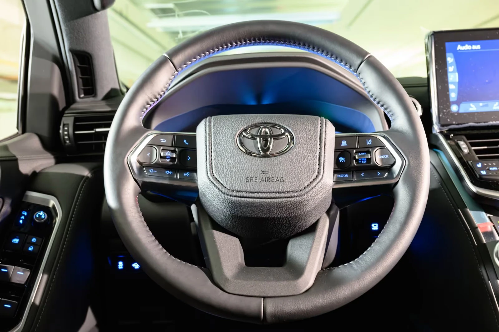 2026 Toyota Land Cruiser НОВ! LC300 415HP PREMIUM 7S PANO 360 JBL TV 298q — 6