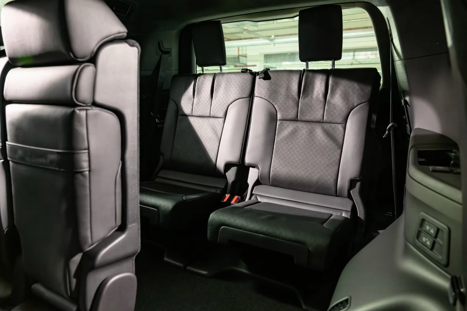 2026 Toyota Land Cruiser НОВ! LC300 415HP PREMIUM 7S PANO 360 JBL TV 298q — 13