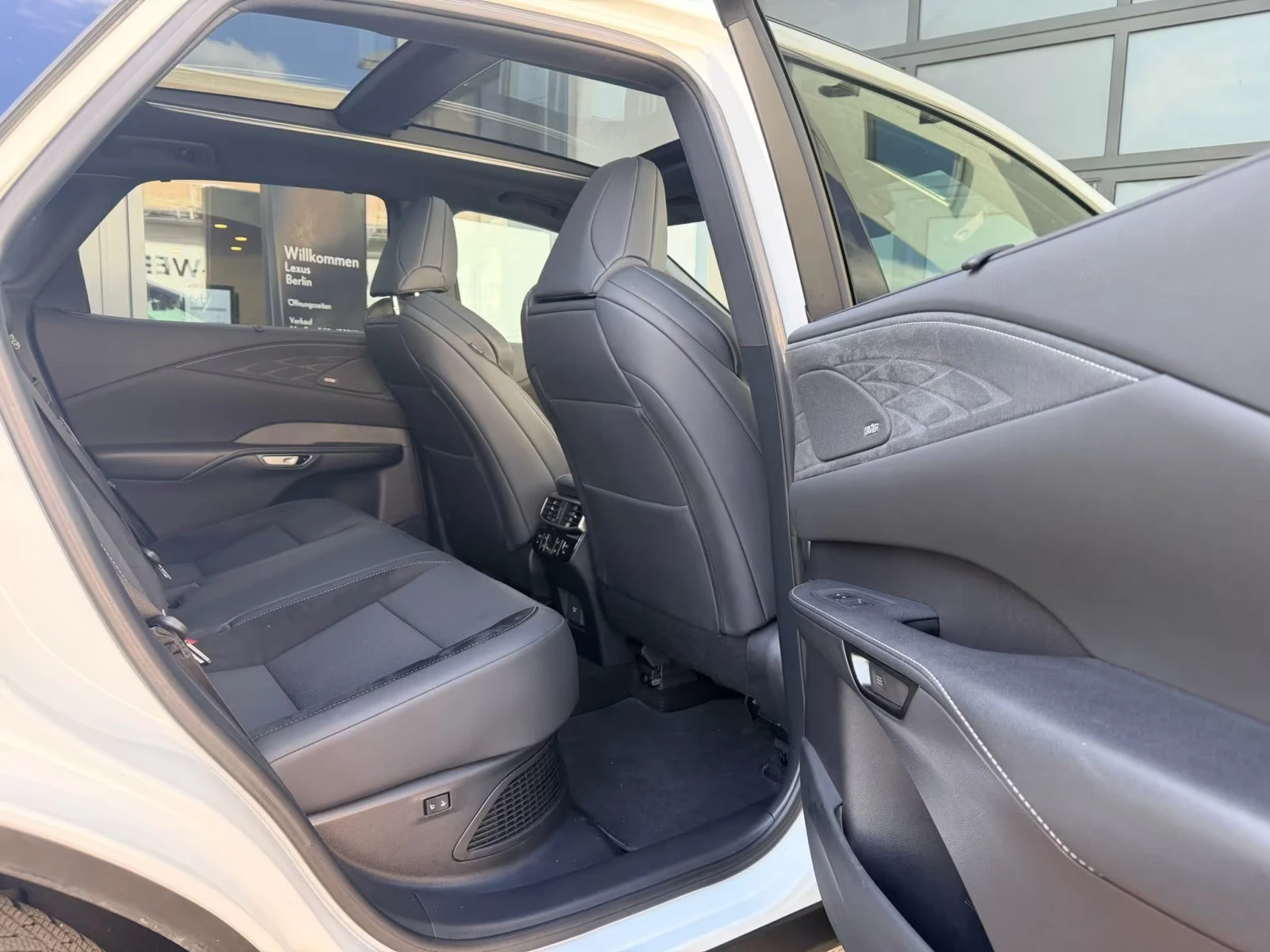 2024 Lexus RX 500h F-SPORT 373HP AWD PANO 360 M.LEV HUD MEMO 340q — 13