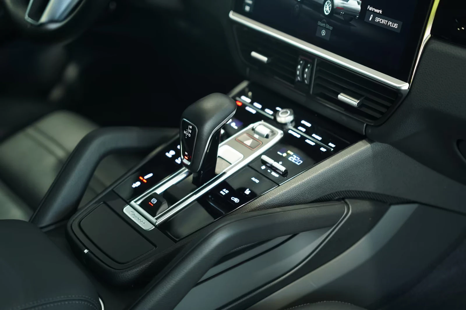 2018 Porsche Cayenne CHRONO 340HP PANO 360 MEMO LED CPLAY 355q — 12
