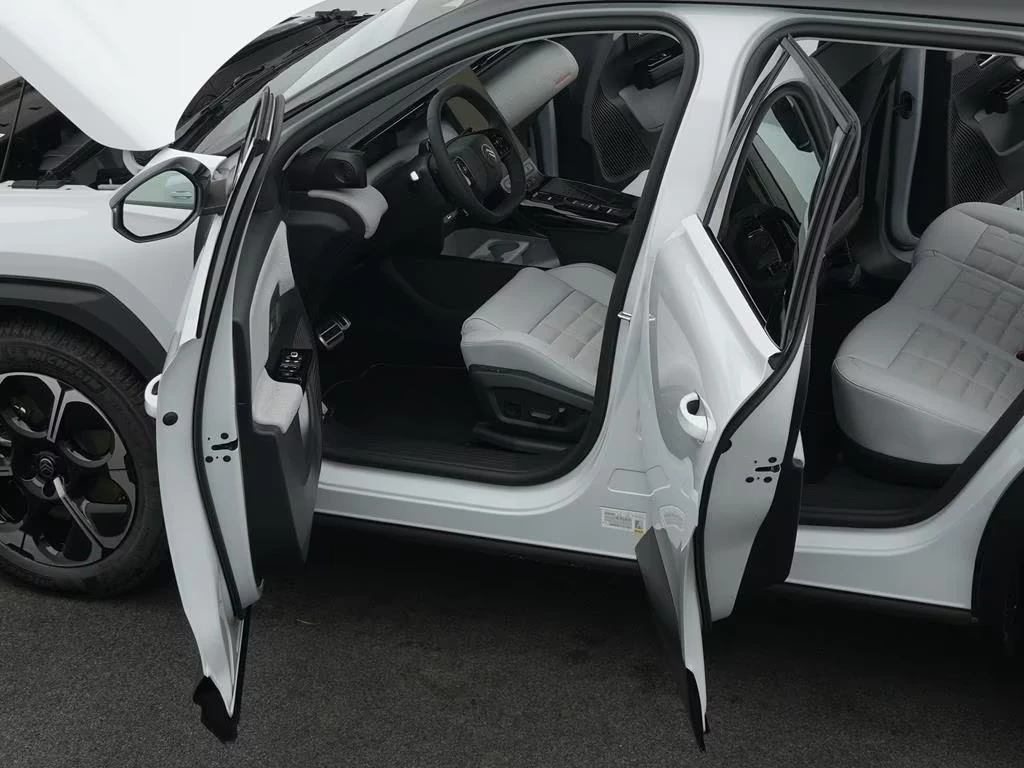 2025 Citroen C5 Aircross ELEKTRO — 8