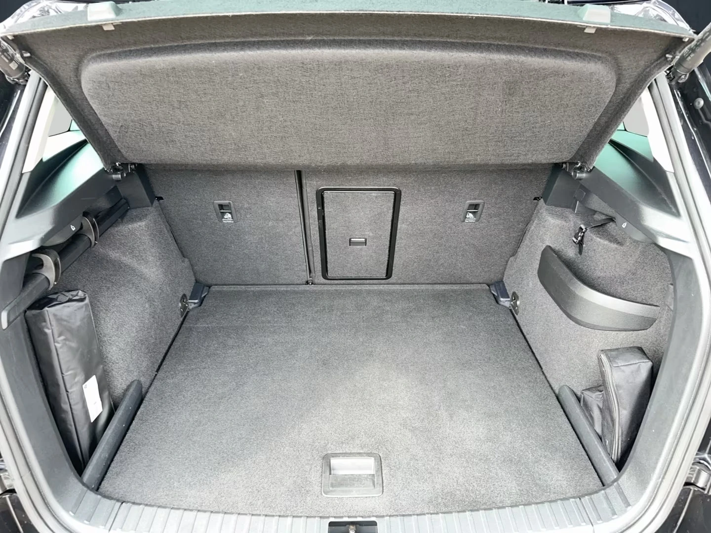 2024 Skoda Karoq 2.0TDI 150HP 4X4 STYLE MATRIX AHK MEMO LED 366q — 14
